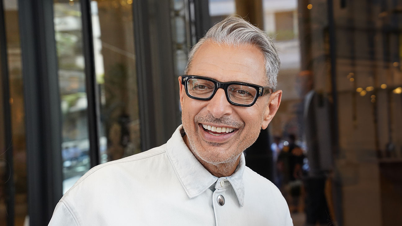 Jeff Goldblum on Why He Won’t Financially Support His Kids When They’re Older: “Got to Row Your Own Boat”