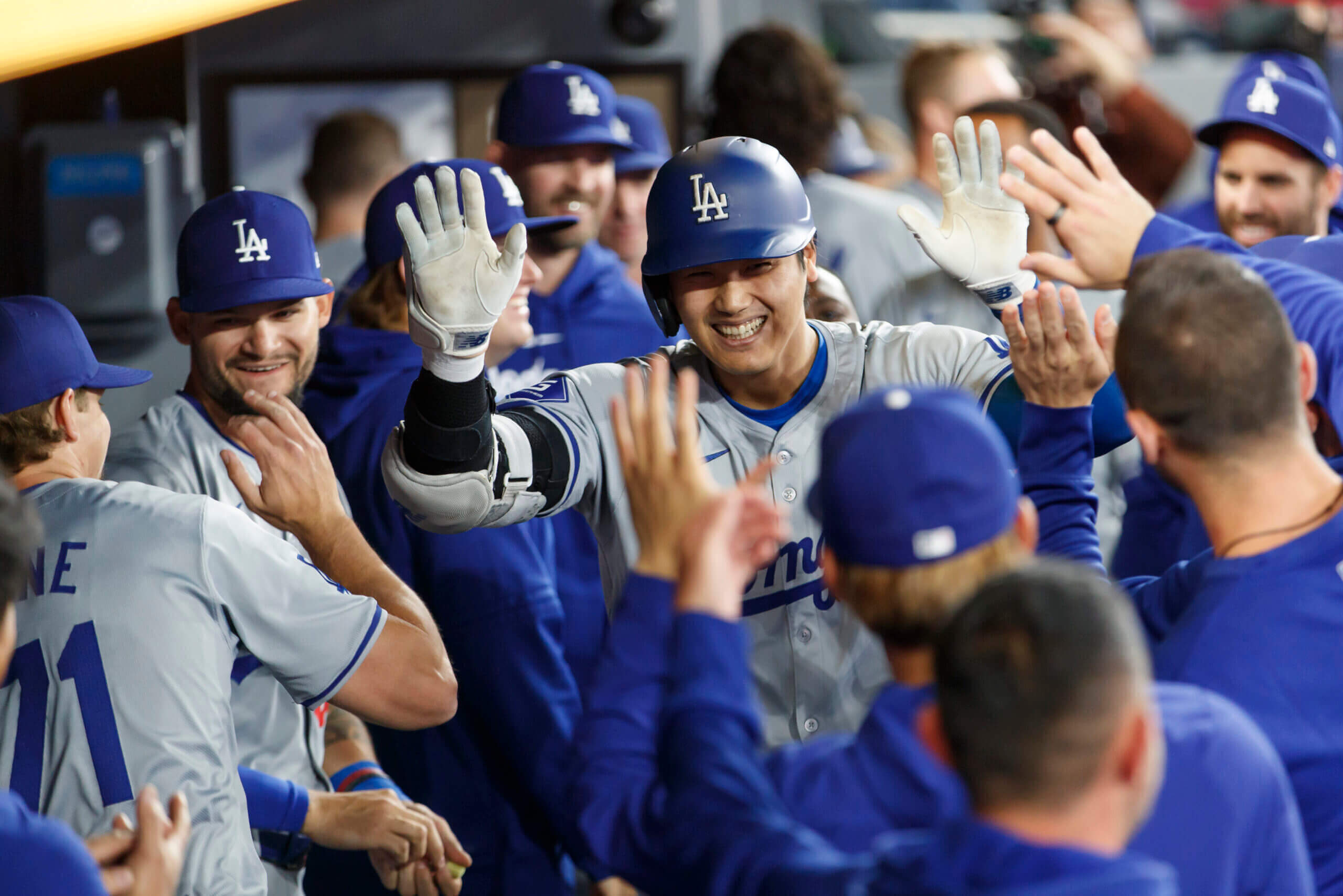 Shohei Ohtani silences Toronto boos early in his latest Dodgers moment