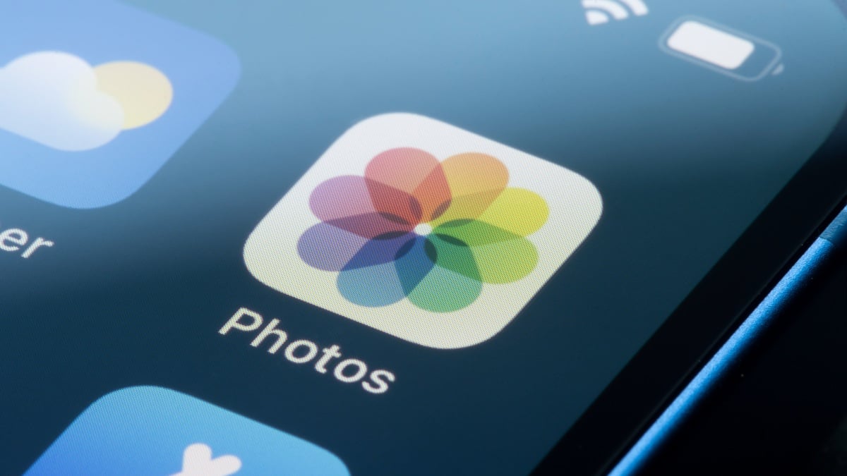 Get iOS 17.5.1 now to fix an iPhone bug that restores deleted photos
