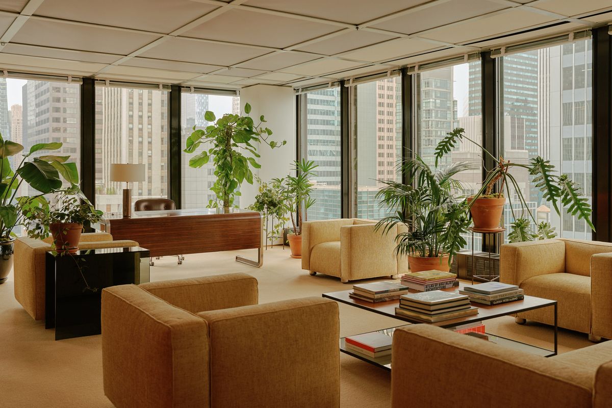 Tour Ray’s Seagram Building HQ, an ode to art and modernism in New York City